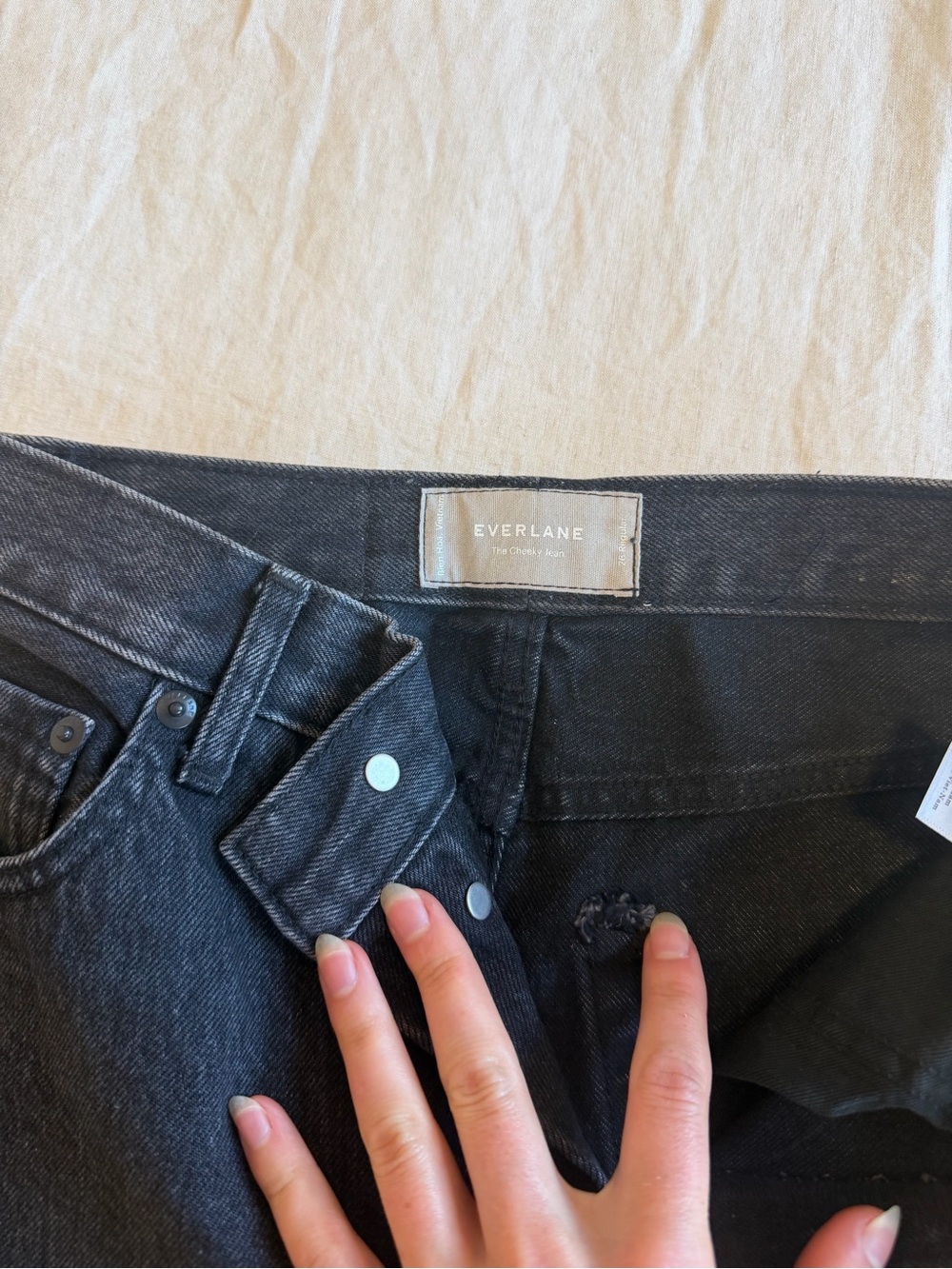 Everlane The Cheeky Jean Regular in Washed Black